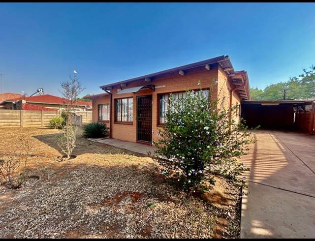 3 BEDROOM HOUSE FOR SALE IN VANDERBIJLPARK CW 2